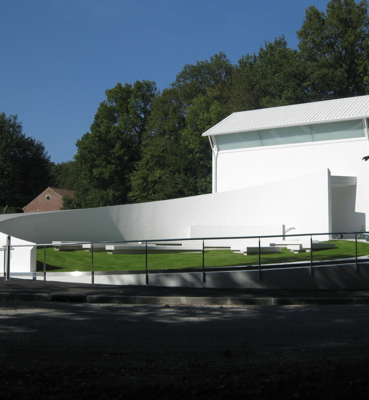 2. Maison forestière Wilfred Owen à Ors – vue de l’aménagement extérieur